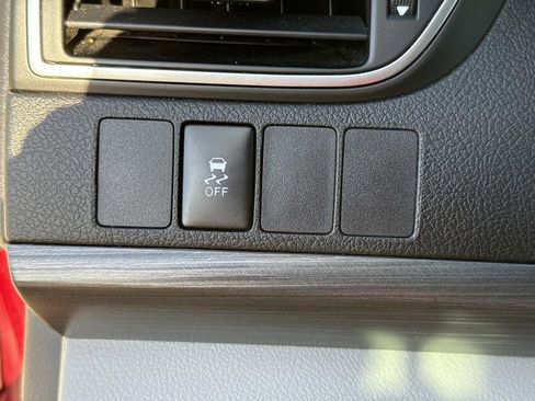 Used 2016 Toyota Camry LE image 45