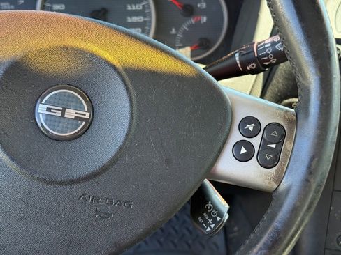 Used 2004 Pontiac Grand Prix GT2 w/ Leather Trim Pkg FWD image 15