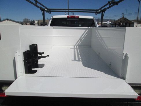 Used 2017 RAM 3500 SLT image 7