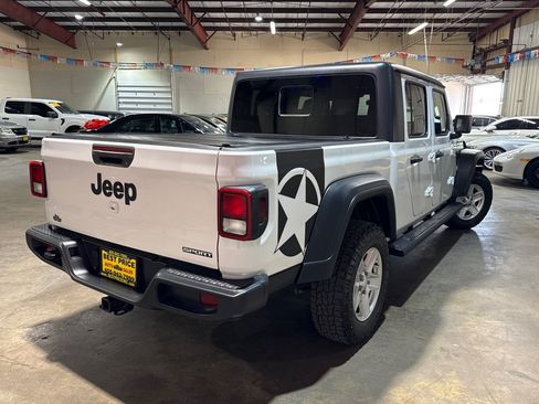 Used 2020 Jeep Gladiator Sport w/ Quick Order Package 24S AWD/4WD image 3