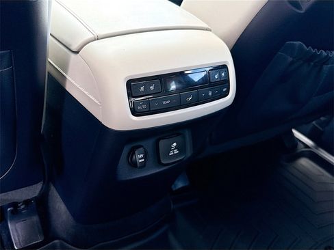 Used 2021 Hyundai Palisade Calligraphy image 29