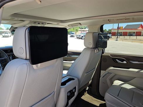 Certified 2023 GMC Yukon XL Denali w/ Denali Reserve Package AWD/4WD image 9