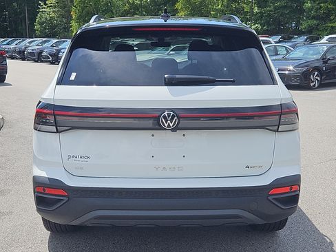Used 2025 Volkswagen Taos SE AWD/4WD image 26