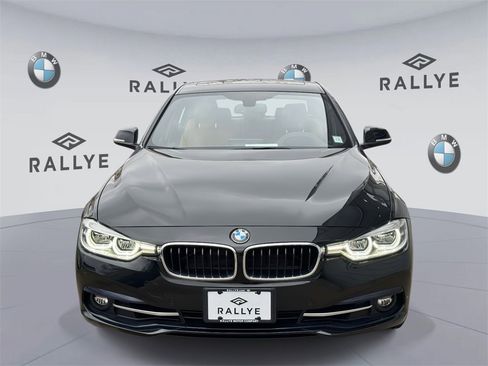Used 2018 BMW 330i xDrive Sedan w/ Premium Package image 2