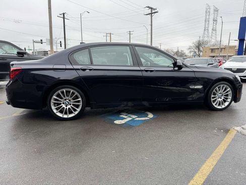 Used 2013 BMW 750Li xDrive w/ Executive Pkg image 4