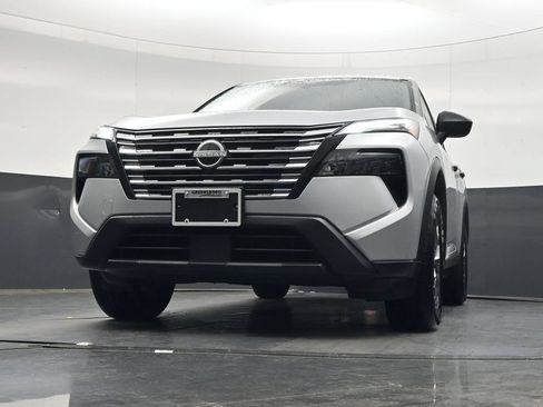 Used 2024 Nissan Rogue S AWD/4WD image 41