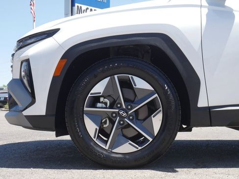 Used 2025 Hyundai Tucson SEL FWD image 12