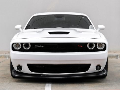 Used 2021 Dodge Challenger R/T Scat Pack RWD image 5
