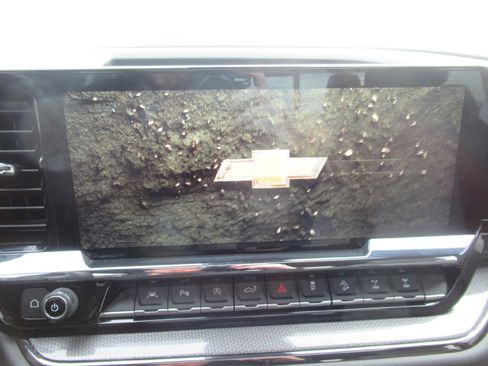 Used 2024 Chevrolet Silverado 1500 ZR2 w/ Technology Package image 14