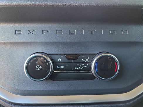 New 2026 Ford Expedition Active image 14