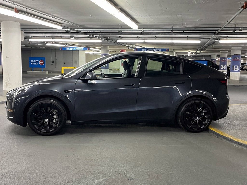 Used 2024 Tesla Model Y Long Range AWD/4WD image 28