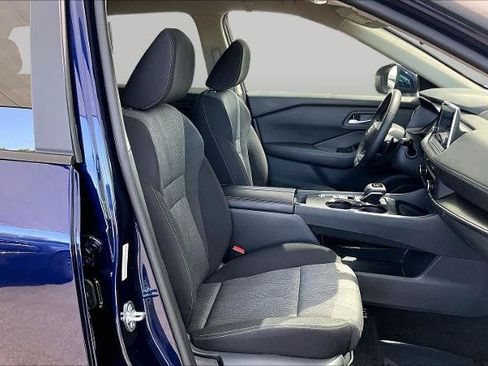 Certified 2026 Nissan Rogue SV FWD image 9