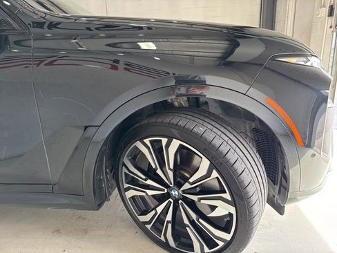 Used 2024 BMW X7 M60i w/ Executive Package image 4