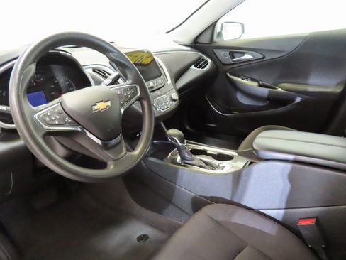 Used 2023 Chevrolet Malibu LT FWD image 4