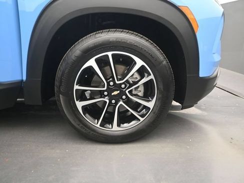 Used 2024 Chevrolet TrailBlazer LT w/ LT Cold Weather Package FWD image 15