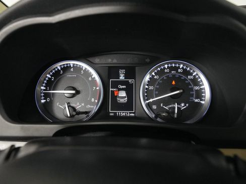 Used 2016 Toyota Highlander XLE image 11