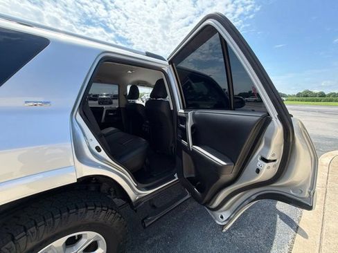 Used 2021 Toyota 4Runner SR5 AWD/4WD image 18