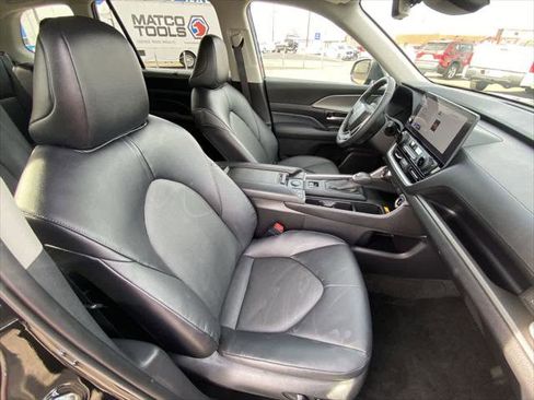 Certified 2025 Toyota Grand Highlander AWD image 24