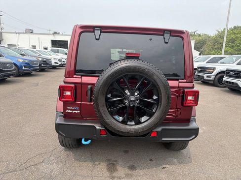 Used 2022 Jeep Wrangler Unlimited Sahara w/ Cold Weather Group AWD/4WD image 4