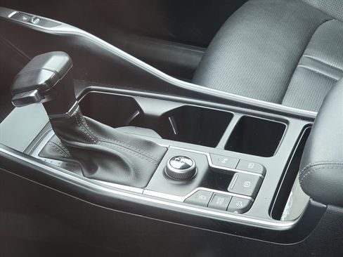 Used 2024 Kia Sorento S image 8