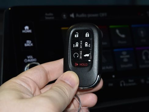Used 2026 Honda Odyssey Touring image 17