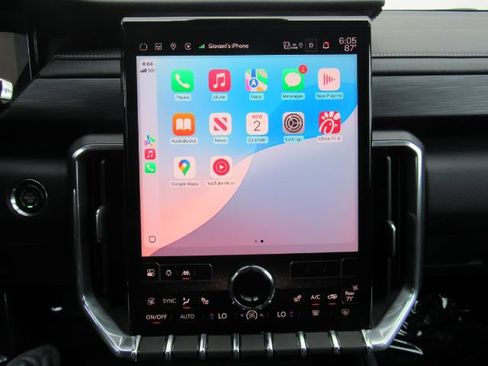 Used 2025 GMC Acadia Elevation image 10