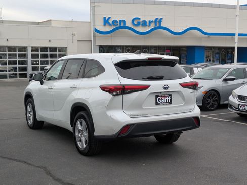 Used 2023 Toyota Highlander LE image 8