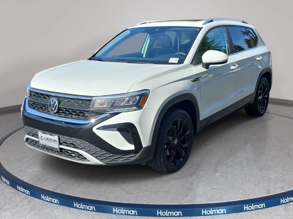 Used 2022 Volkswagen Taos SE AWD/4WD image 1
