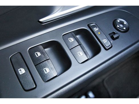 Used 2025 Hyundai Elantra Hybrid FWD image 21
