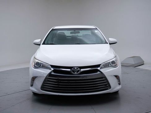 Used 2015 Toyota Camry LE image 25