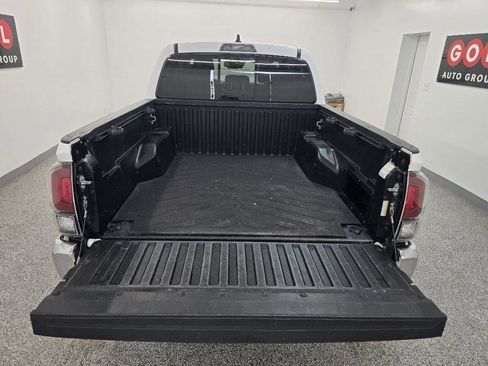 Used 2021 Toyota Tacoma SR5 RWD image 7