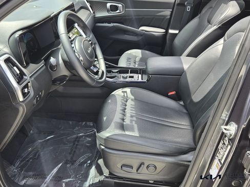 Certified 2023 Kia Sorento SX FWD image 11