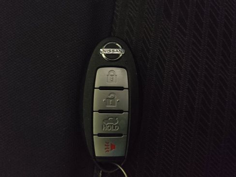 Used 2021 Nissan Versa SV image 32