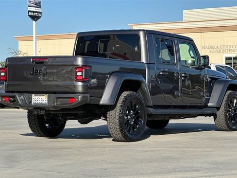 Used 2021 Jeep Gladiator Overland image 6