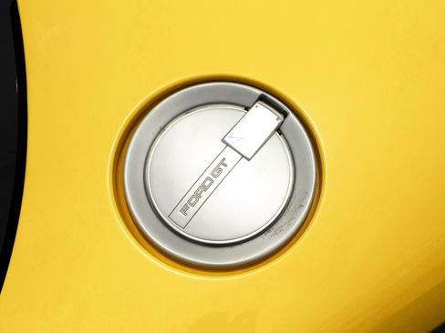 Used 2005 Ford GT RWD image 28