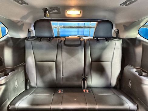 Used 2023 Toyota Highlander XLE image 37