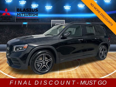 Used 2021 Mercedes-Benz GLB 250 4MATIC w/ AMG Line image 4