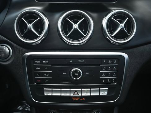 Used 2019 Mercedes-Benz GLA 250 image 13