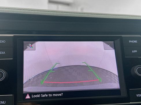 Used 2023 Volkswagen Jetta SE w/ Panoramic Sunroof Package image 22