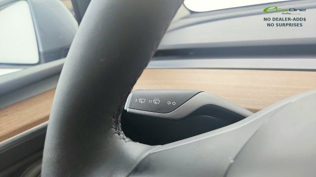 Used 2025 Tesla Model Y Long Range RWD image 45