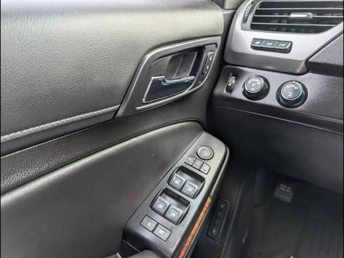 Used 2019 Chevrolet Tahoe Premier AWD/4WD image 25