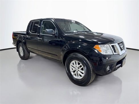 Used 2016 Nissan Frontier SV image 5