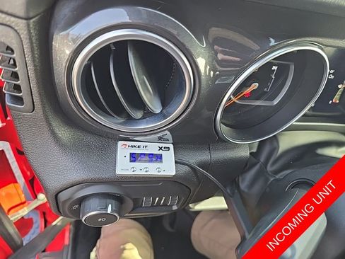 Used 2022 Jeep Wrangler Unlimited Sahara image 14