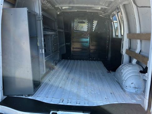 Used 2019 GMC Savana 2500 w/ Driver Convenience Package image 5