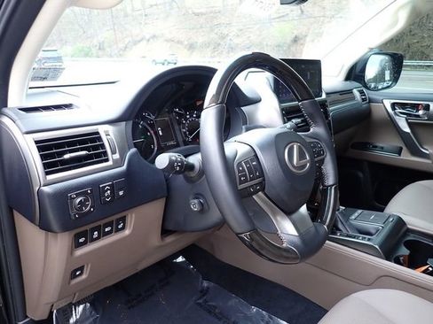 Used 2023 Lexus GX 460 Premium w/ Premium Plus Package image 15