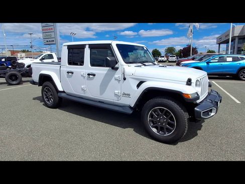 Used 2022 Jeep Gladiator Overland w/ Popular Equipment Package AWD/4WD image 2