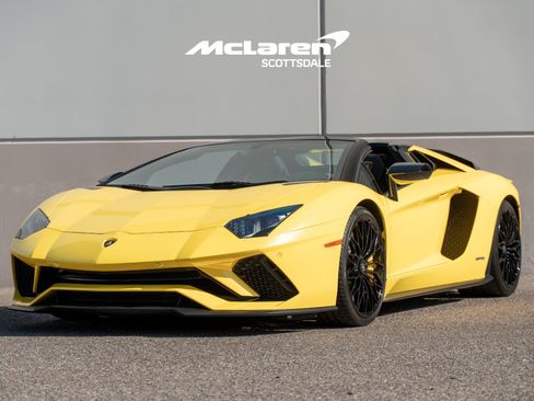 Used 2019 Lamborghini Aventador S AWD/4WD image 3