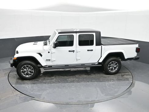 Used 2024 Jeep Gladiator Sport AWD/4WD image 34