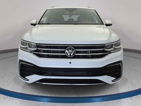 Certified 2024 Volkswagen Tiguan SEL R-Line AWD/4WD image 2