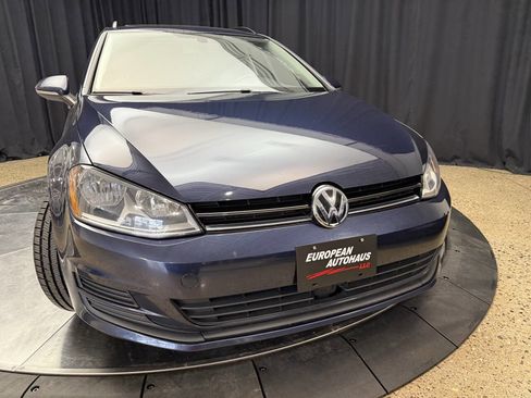 Used 2016 Volkswagen Golf Limited Edition image 15